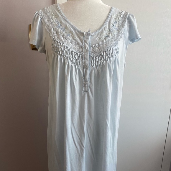 Miss Elaine Baby Blue Nightgown Medium Lace Smocked - Picture 1 of 7